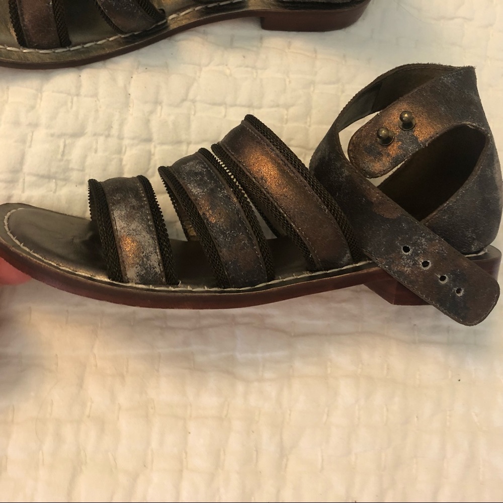 Sandals - Picture 2 of 4
